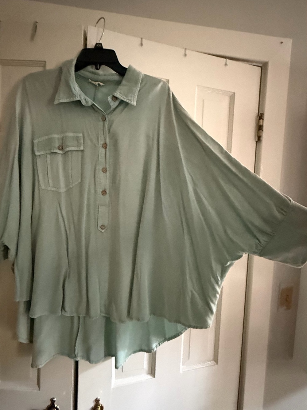 easel Mint Green Oversized Button-Front Tunic